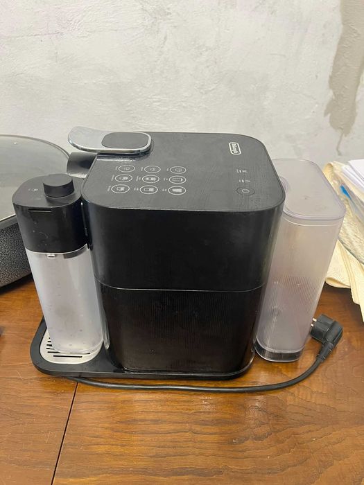 De'Longhi Nespresso Gran Lattissima - Como Nova