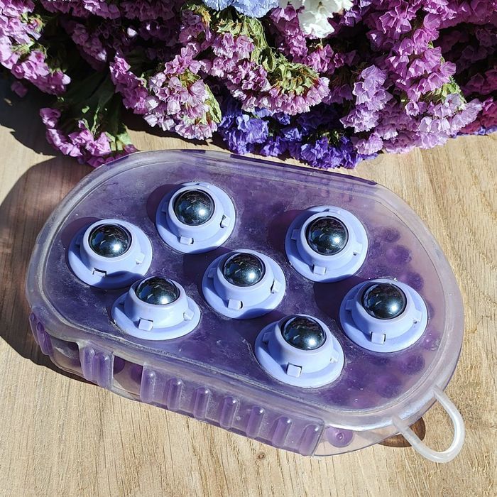 сідло на коня, недоуздок, щітки