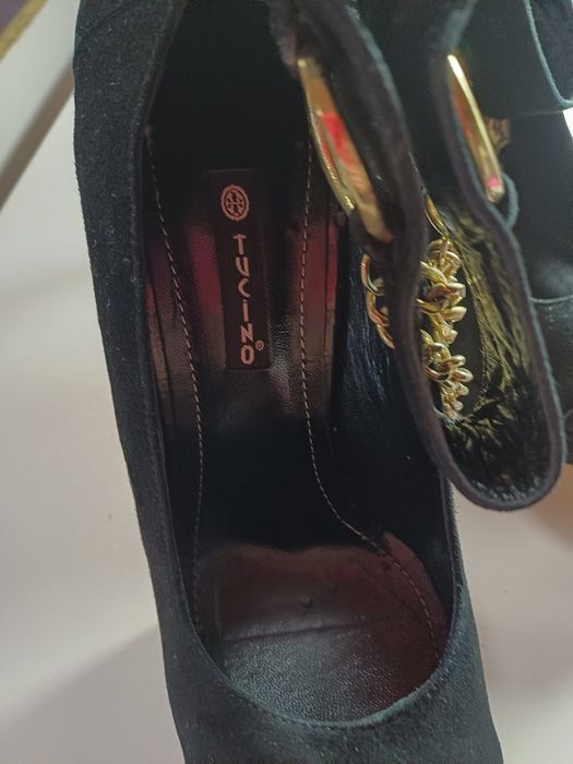 Замшеві туфлі на каблуку Tucino