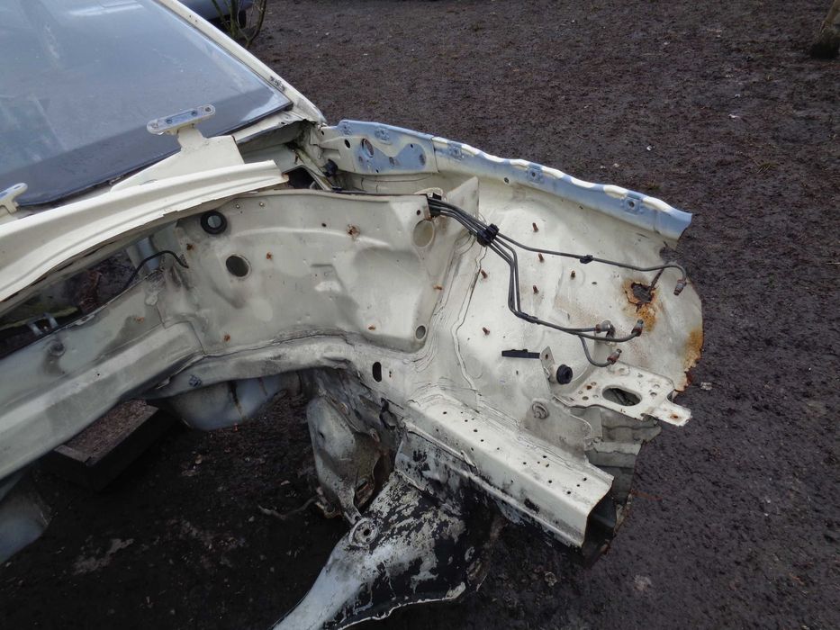 Кузово мерседес W124 дно ланжерони телевізор дах відріжу пороги