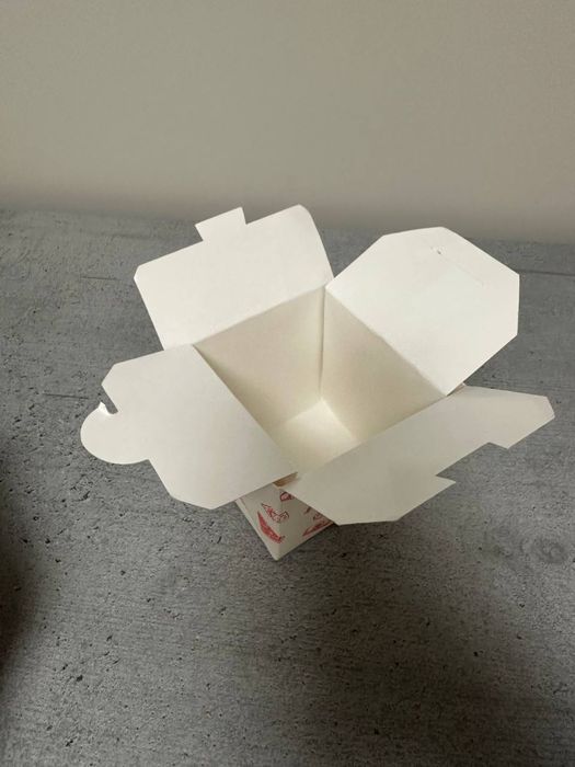 Одноразова картона посуда