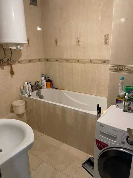 Продам 3 к. квартиру Харьковских Дивизий метро Армейская Новые Дома