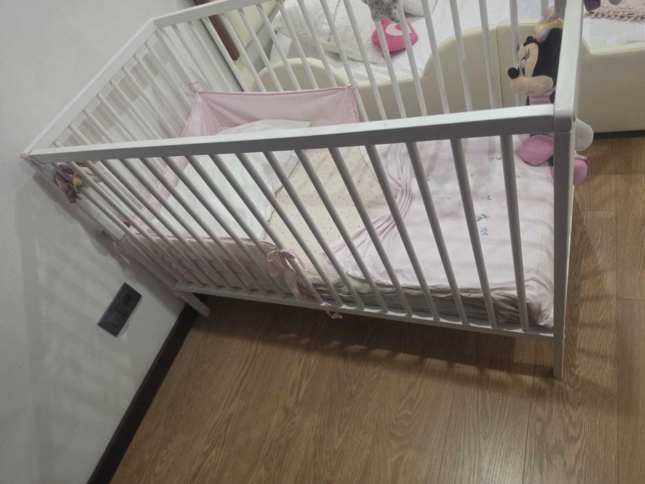 Cama grades bebé praticamente Nova