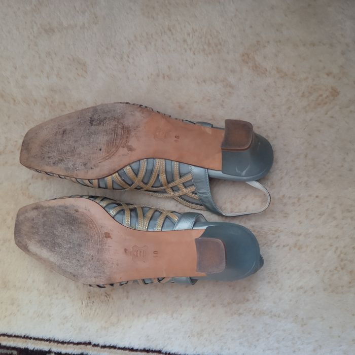 Босоножки женские