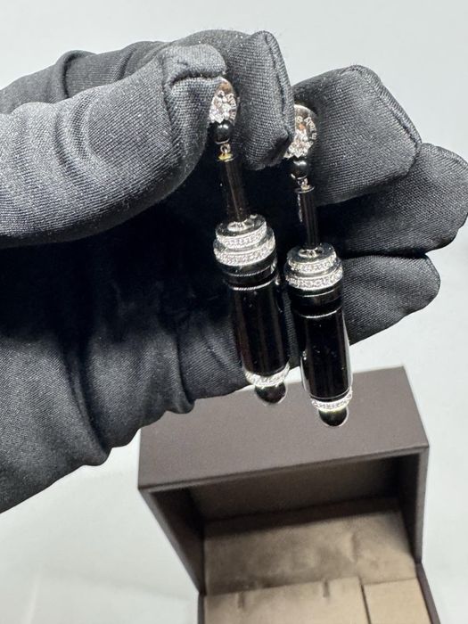 Оригінал бренд Damiani, сережки, золото 750 проба з натуральними діамантами.
