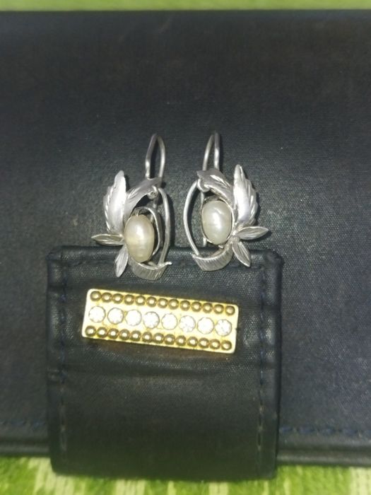 Серьги серебряные.