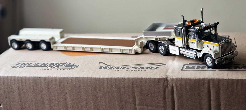 Tekno Mack RW Superliner 6x4 with 3-axle lowloader VAN DEN HERIK