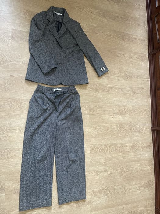 Костюми в гарному стані кожен 850 грн