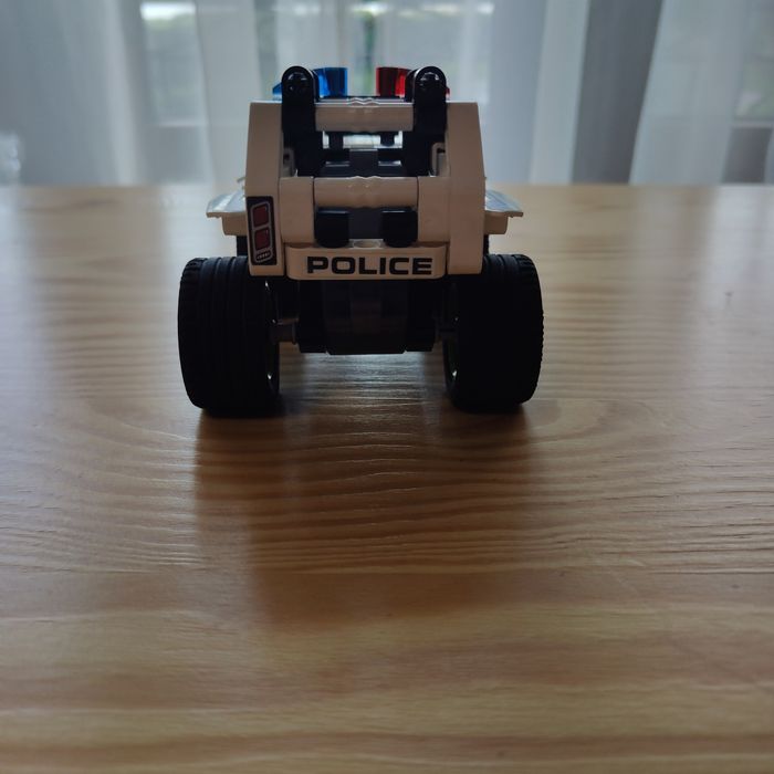 LEGO 42047 radiowóz sościgowy