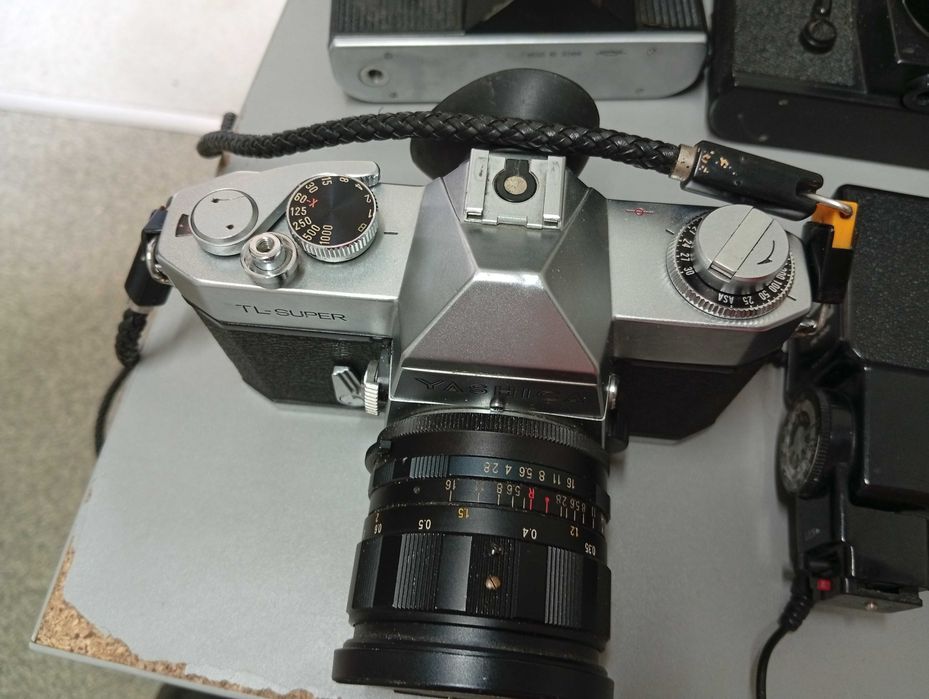 Aparaty fotograficzne lustrzanki Yashica, Zenit E, Zenit 11, Practica i inne