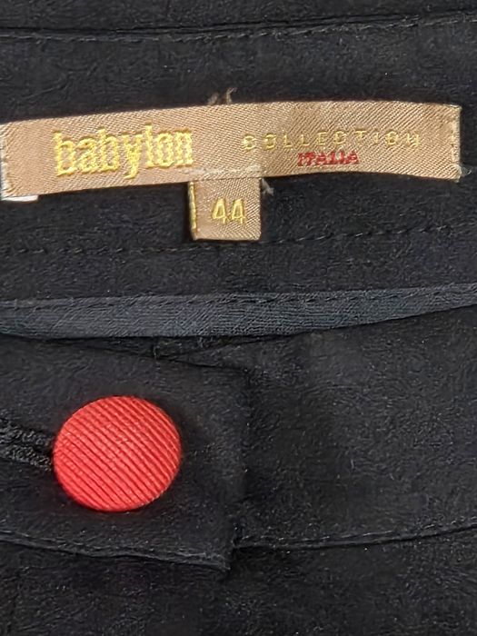 Czarne dopasowane gładkie spodnie lampas  Babylon