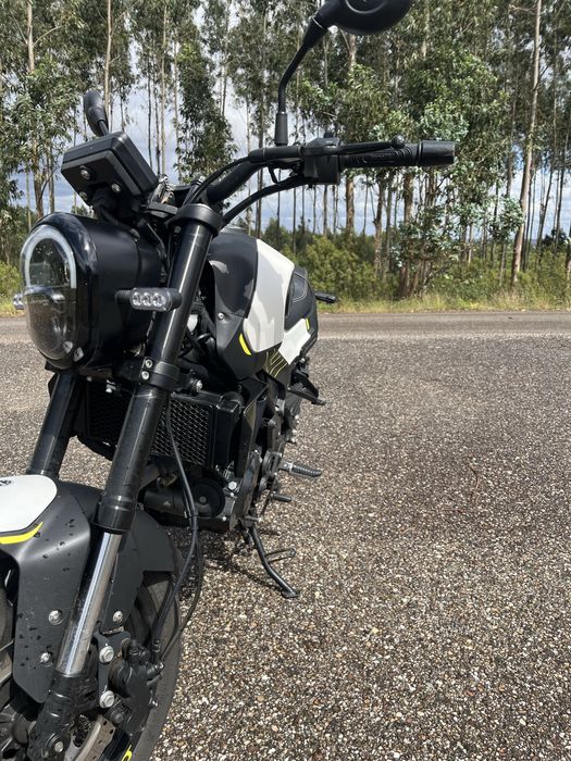 Benelli Leoncino 125