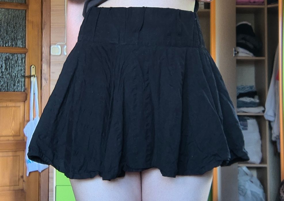 Czarna elegancka spódnica mini