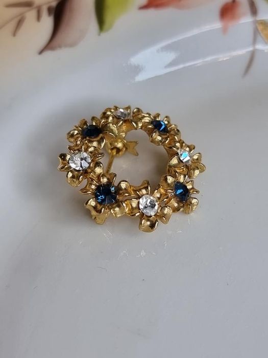 Вінтажна, дуже ніжна, красива брошка на шпильці у вигляді квітки