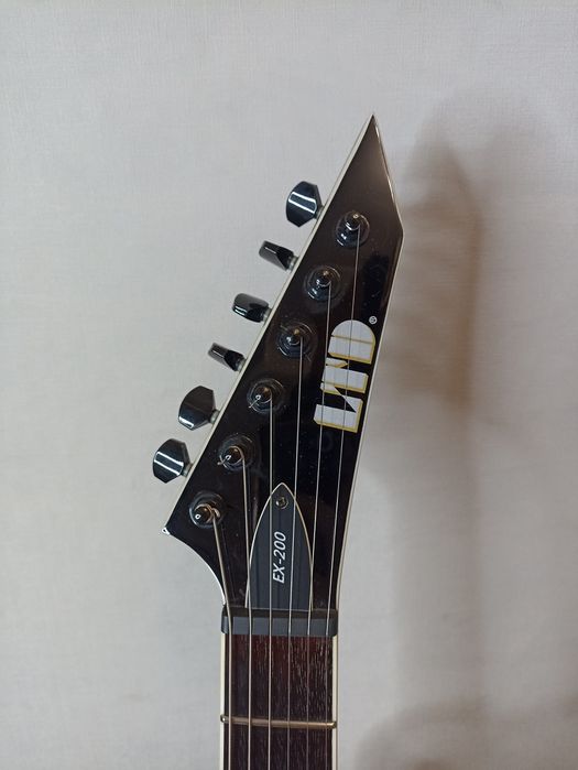 Електрогітара ESP LTD EX-200 Explorer у відмінному стані
