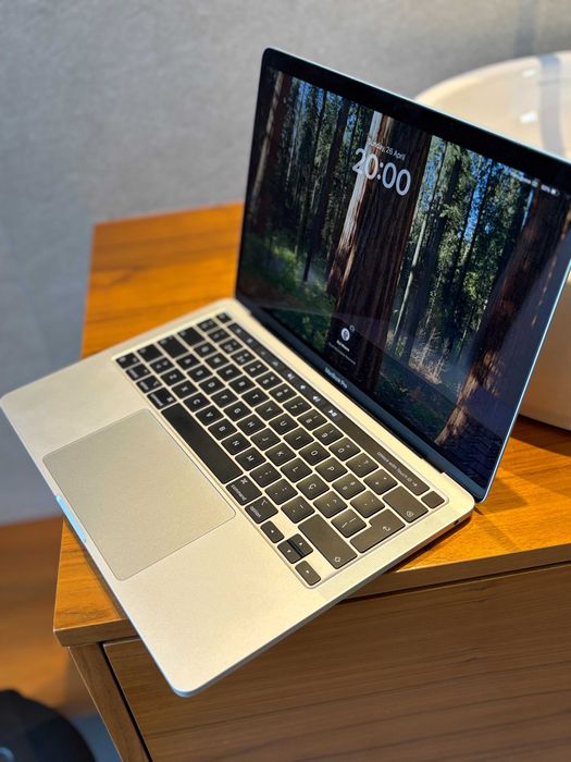 MacBook Pro 13" M1 2020 | 16GB RAM | 256GB SSD | Excelente estado