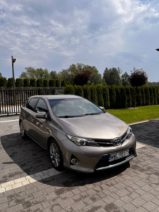 Toyota auris hybrid LPG