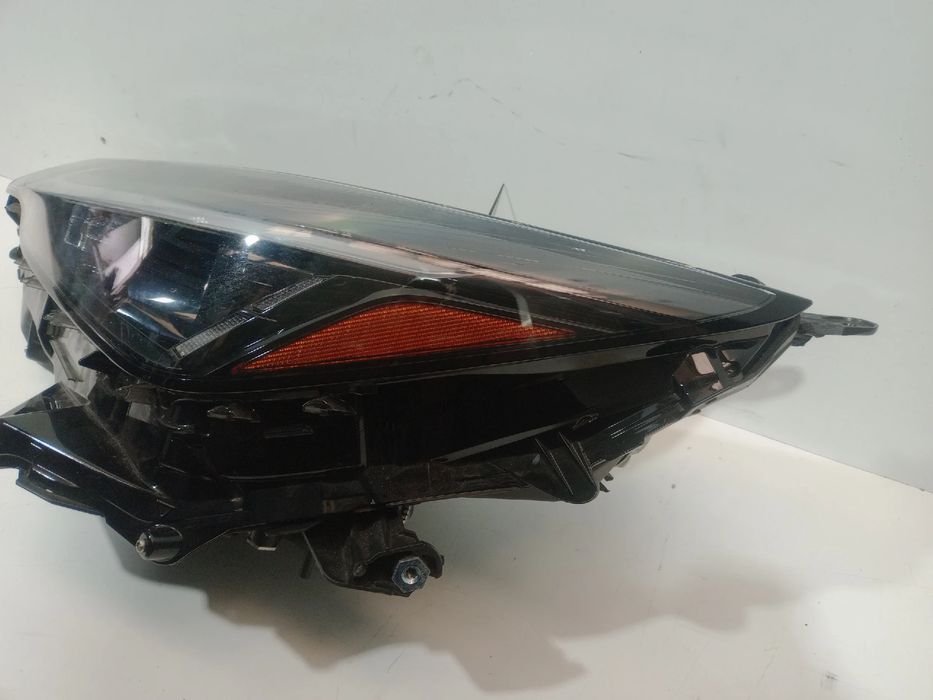 Ótica / farol esquerda LEXUS NX II (_A2_, _H2_)