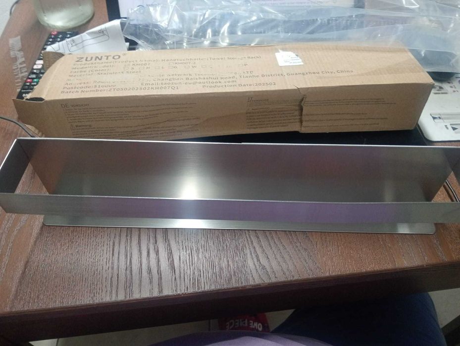 Suporte de Toalhas ZUNTO – Aço Inoxidável Escovado (40cm)