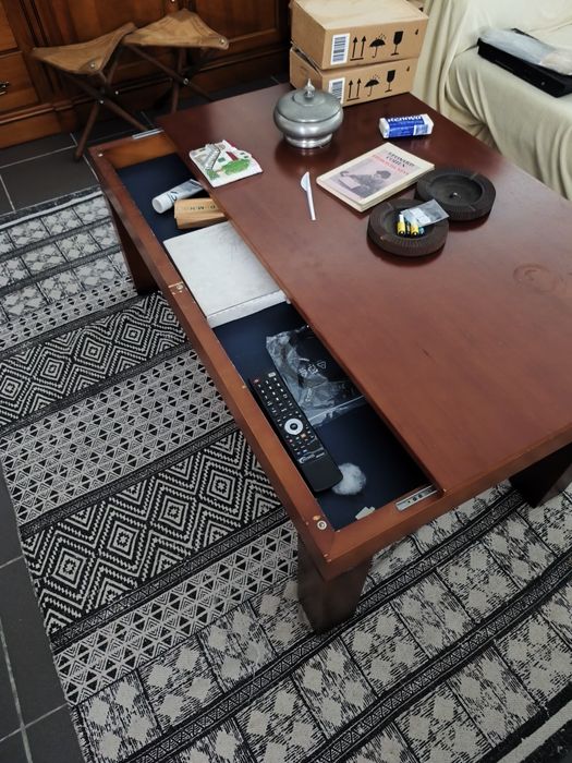 Mesa de centro em madeira de cerejeira