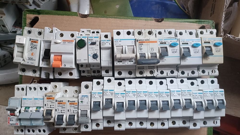 Material elétrico variado
