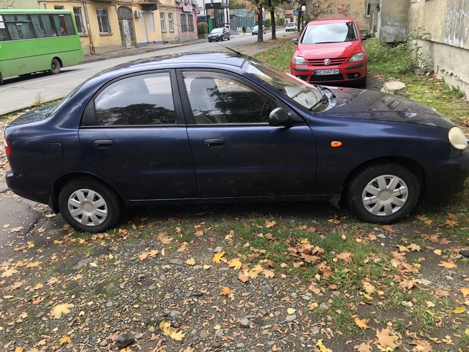 Автомобіль Daewoo lanos