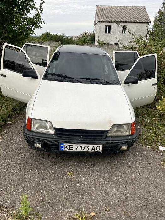 Продам авто в гарному стані повністью ездове на газу !!