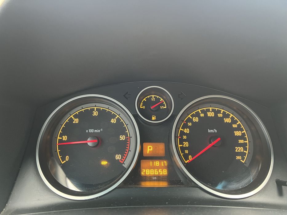 Opel Zafira 1.9 автомат