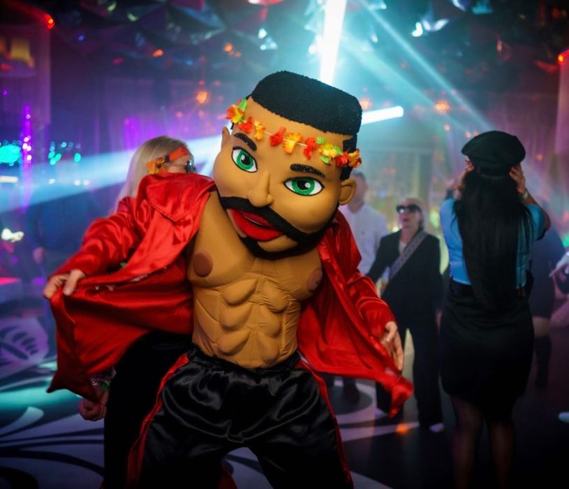 Żywa Maskotka Skolim fan, Król Latino, Biały Miś 40 50 18 urodziny Miś na imprezę WESELE