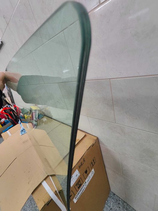 Kia niro 2  скло лівої передньої дверки