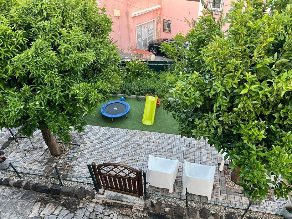 Andar de Moradia T3/ Logradouro/Churrasqueira/Garagem Queijas/Oeiras