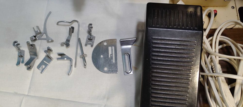 maszyna do szycia łucznik 436 z szawką  stan igła