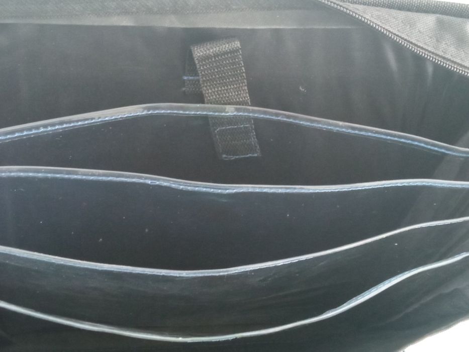 Mala a tiracolo (e com pegas) - escritório e transporte de portáteis