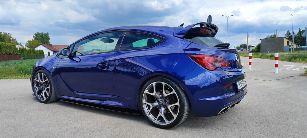 Opel Astra J OPC Aero