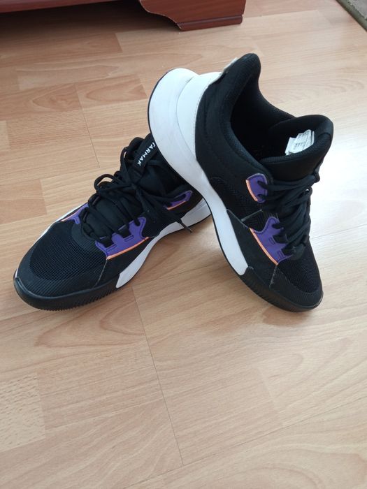 Buty sportowe  młodzieżowe/męskie Tarmak roz.  41