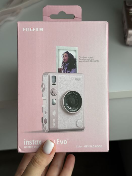 Камера миттєвого друку Instax mini evo , рожева