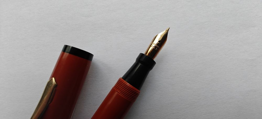 Pióro wieczne Aristocrat flex coral red