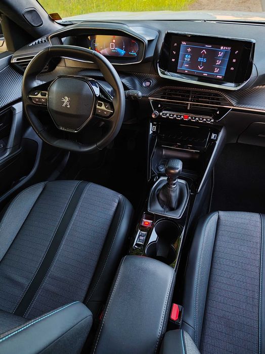 Peugeot 2008 Allure Pack S&S Virtual cockpit Kamera 360Navi