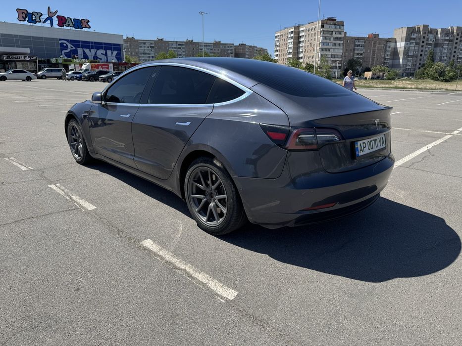 Tesla model 3  2019