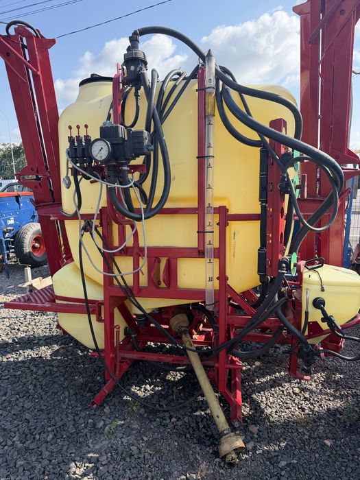 Оприскувач Харді Hardi Masted  12 м 1000л