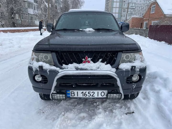 Mitsubishi pajero sport