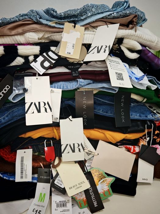 Boxy ubrań pakiety nowe z metką zwroty odzież