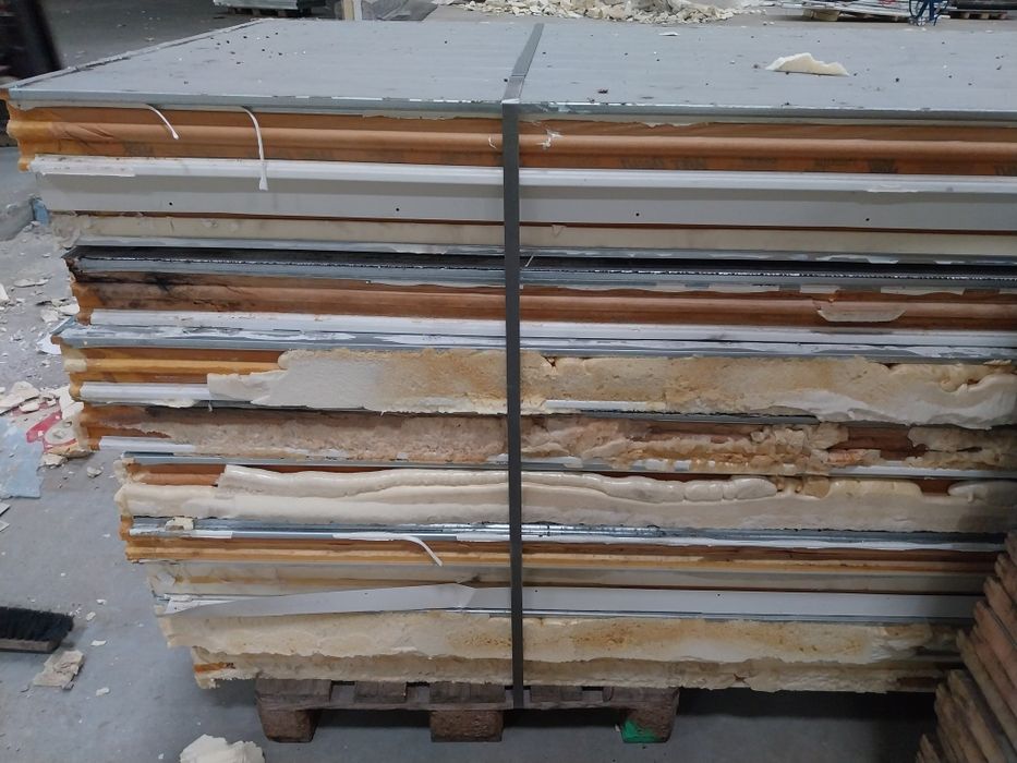 Płyty warstwowe używane  288m2