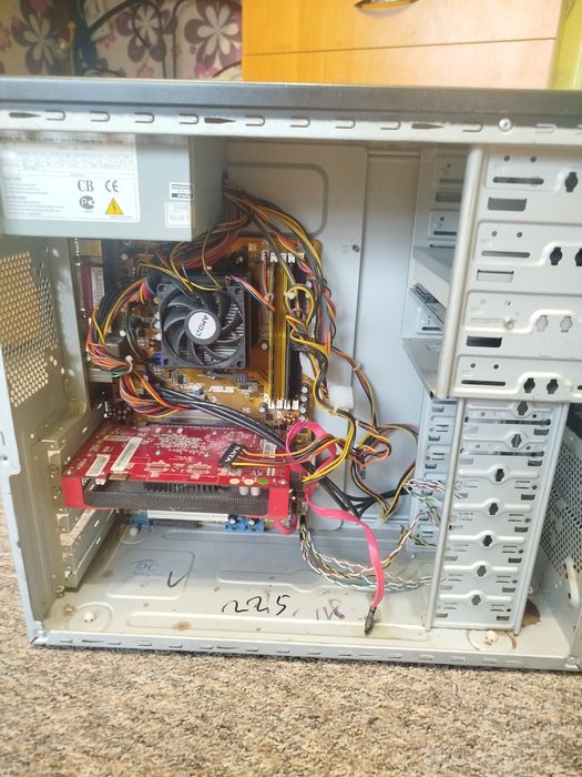 Продам компютер без накопителя, с дифектом