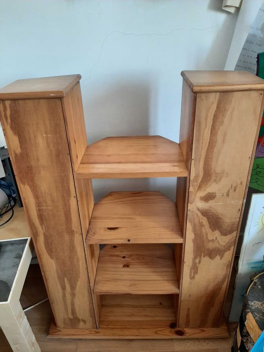 Móvel em madeira maciça para aparelhagem e Cds ou outros