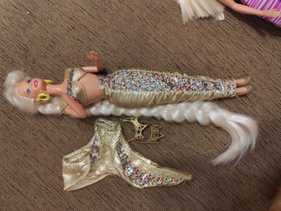 Conjunto várias Barbie e Ken
