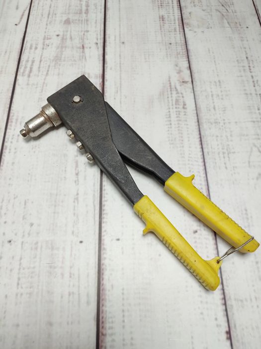 Заклепочний пістолет MASTERTOOL 21-0704