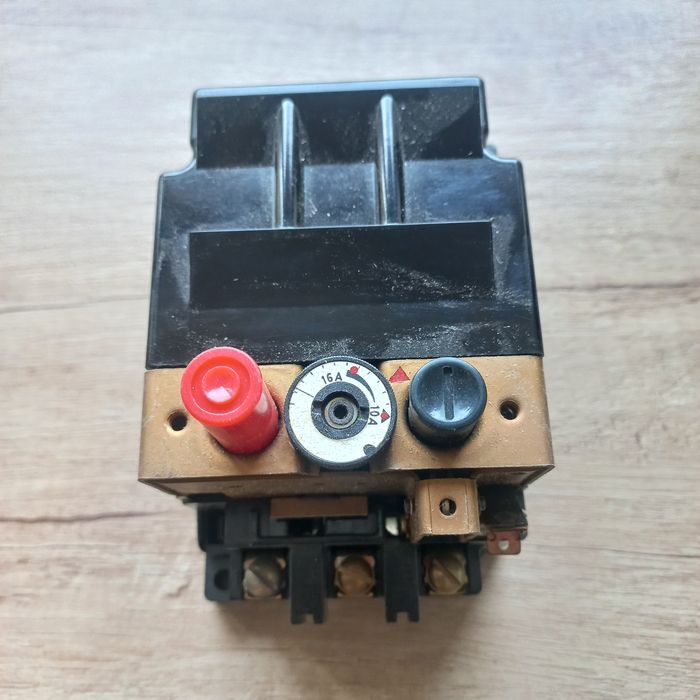 Bakelitowy wyłącznik termiczny 3-fazowy