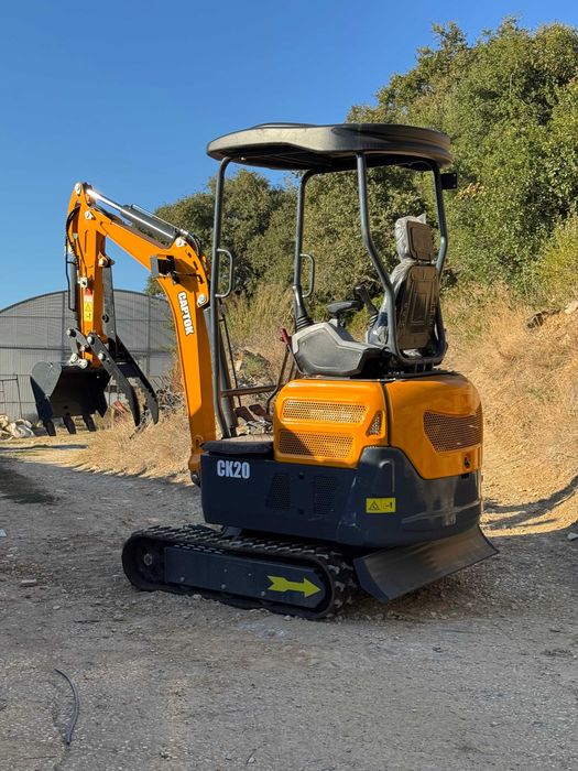 Mini - Giratória Captok CK20 | Nova | 2000kg | Lança Móvel | 11500€