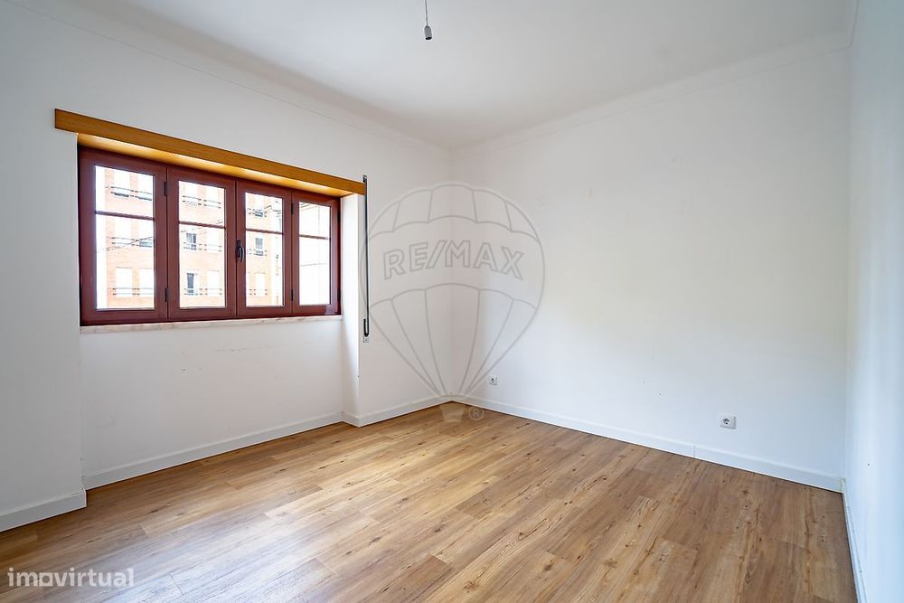 Apartamento T4 para arrendamento